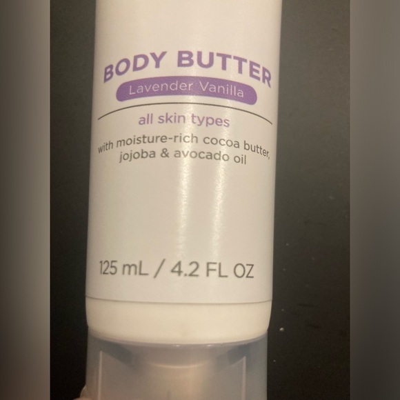 Mōdere body butter In lavender vanilla. Made for all skin types. 4.25 fl oz size - Picture 2 of 5